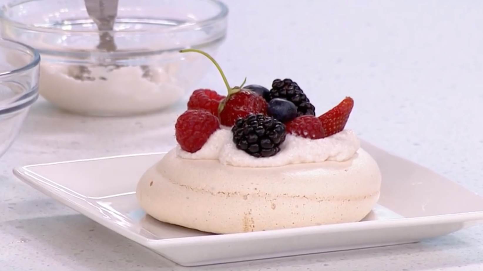 Recette de Pavlovas aux petits fruits