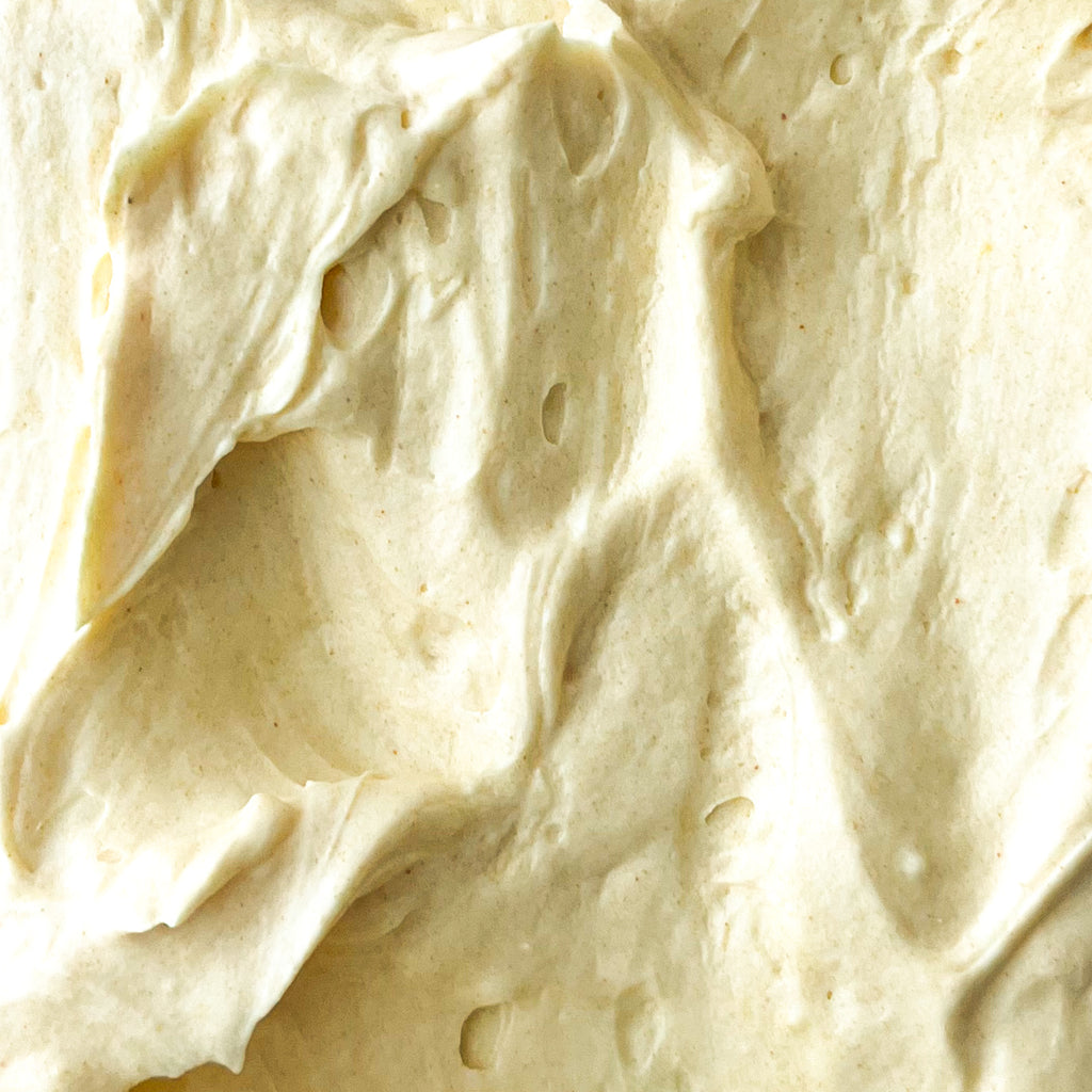 Glaçage vanille jaune végane, sans gluten et sans allergènes.