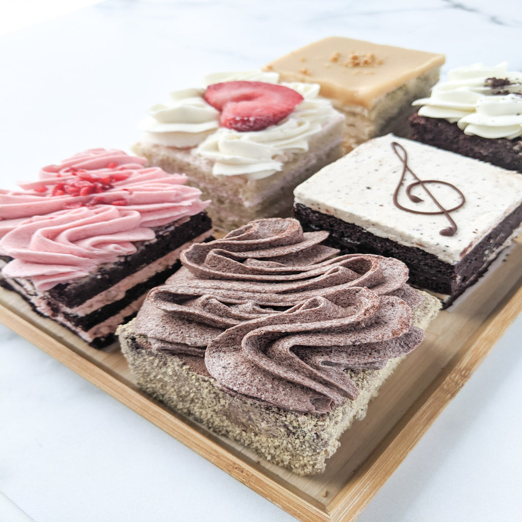 Assortiment des 6 gâteaux individuels végane, sans gluten, sans arachides, sans oeufs, sans noix, sans produits laitiers, sans soja, sans sésame, sans fruits de mer, sans sulfite, sans moutarde.